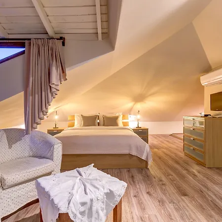 Jade (adults Only) Ολουντενίζ